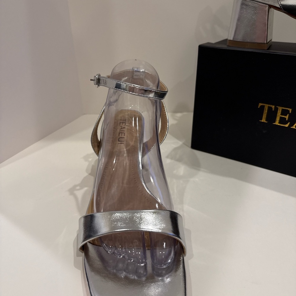 NIB‎ TEAIEUI Silver Square Toe Block Heel Sandals Silver Strap - Picture 2 of 6